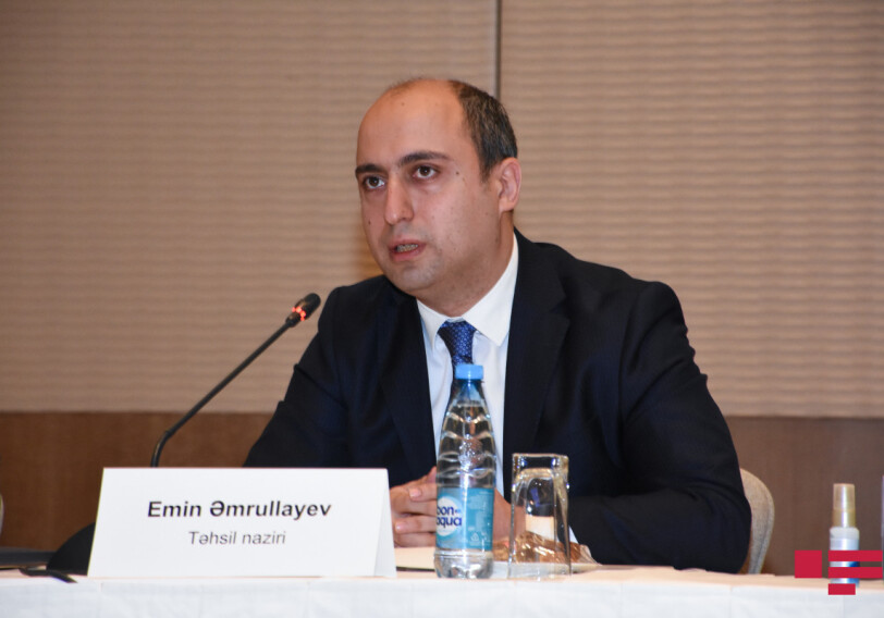 Эмин Амруллаев: «Если ученик заразился, необходимости в закрытии нет» - 8% зараженных составляют школьники