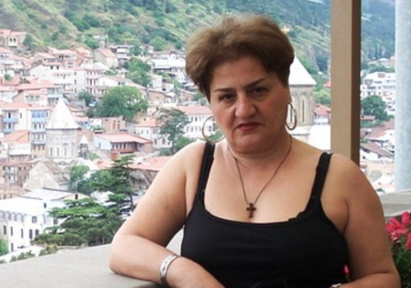 Поэтесса-переводчица Анна Барткулашвили помещена с коронавирусом в Yeni Klinika