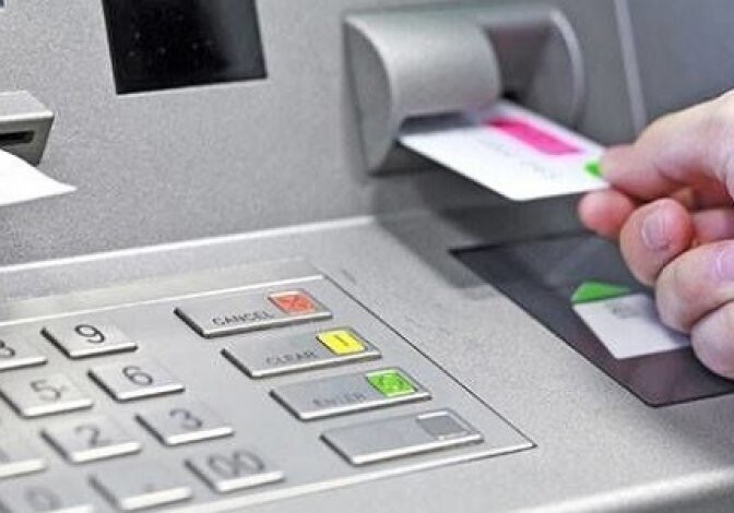 Центробанк Азербайджана назвал ответственных за выдачу банкоматами непригодных купюр