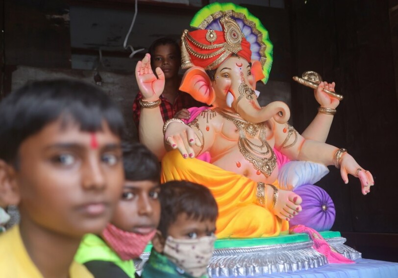 В Индии девочку, родившуюся с хоботом, признали воплощением бога (Фото)