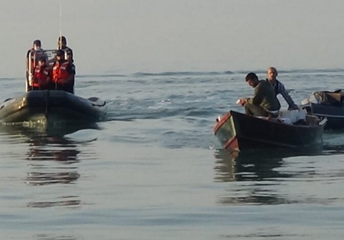 Госпогранслужба и Служба госбезопасности АР провели операцию в Каспийском море, есть задержанные (Фото)