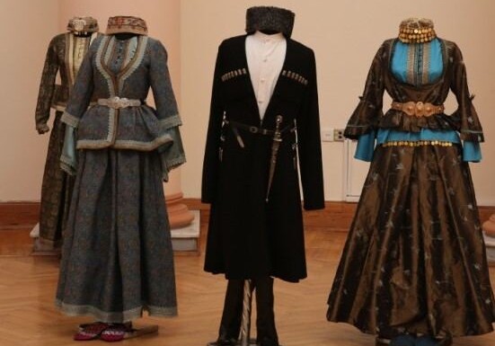 Представлены стандарты азербайджанской национальной одежды (Фото)