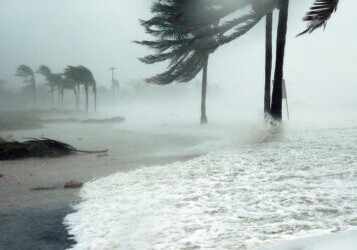 Ураган «Сэм» в Атлантике усилился до четвертой категории