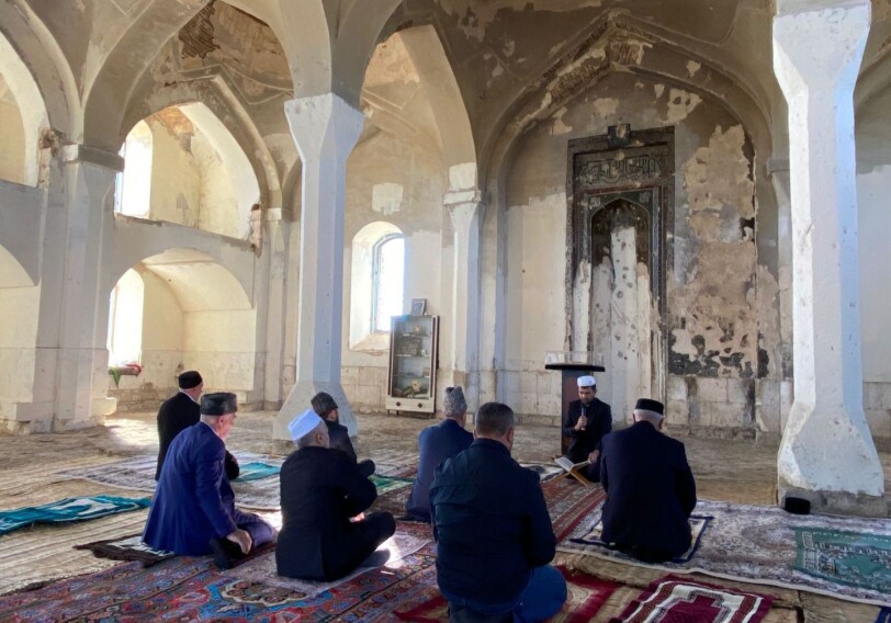 В День памяти в мечетях, церквях и синагогах Азербайджана возносятся молитвы за упокой душ шехидов (Фото-Видео)