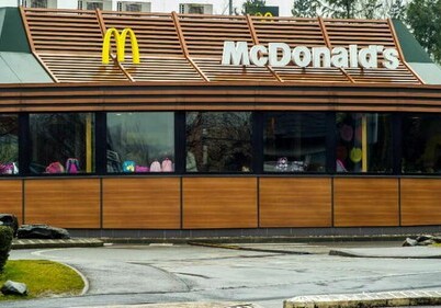 McDonald`s стал продавать воду из-под крана в бумажных стаканчиках