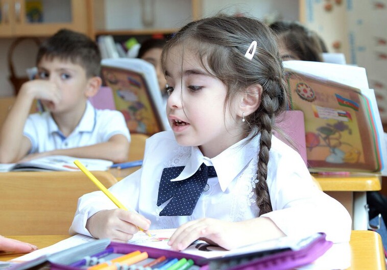 В Азербайджане предлагается снизить школьный возраст
