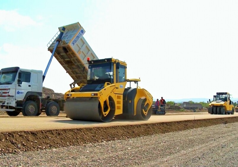 Строительство автодороги Шукюрбейли-Джебраил-Гадрут продолжается ускоренными темпами (Фото)