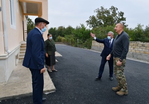 Ильхам Алиев побывал в Тертере в новом доме, построенном на месте разрушенного армянами (Фото)