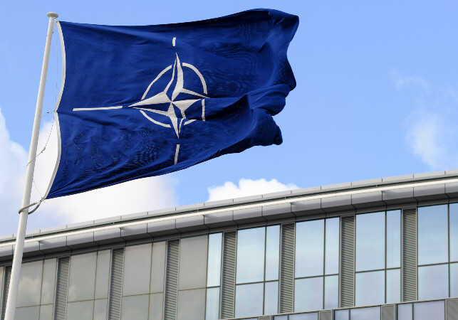 НАТО вышлет 8 российских дипломатов