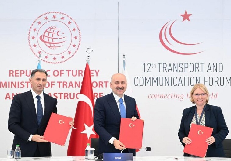 Подписан протокол по железнодорожной линии Баку-Тбилиси-Карс