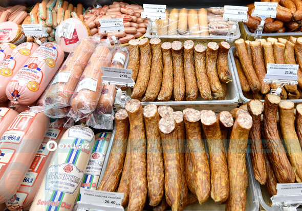 В Азербайджане обнаружили непригодные к употреблению колбасные изделия (Фото) 