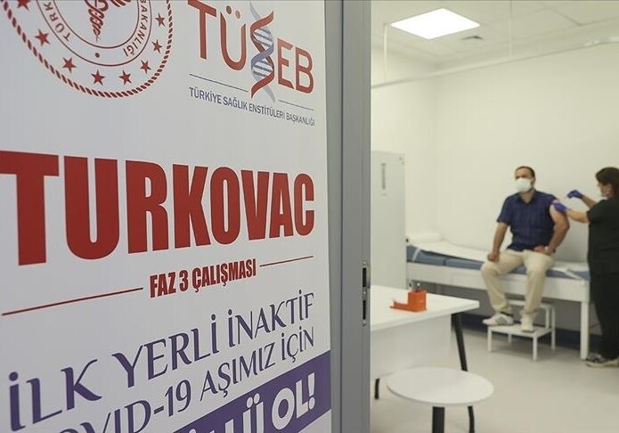 В Турции добровольцам начнут вводить отечественную вакцину TURKOVAC
