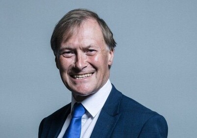 Депутат британского парламента убит на встрече с избирателями (Фото-Видео)