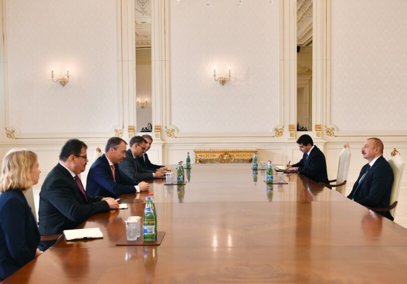Президент Ильхам Алиев принял спецпредставителя Евроcоюза