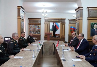 Азербайджан и Турция обсудили перспективы сотрудничества в области военного образования