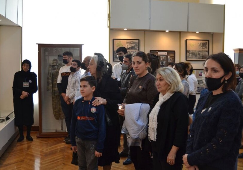 В Баку открылась экспозиция в память о героях и шехидах Карабахской войны (Фото)