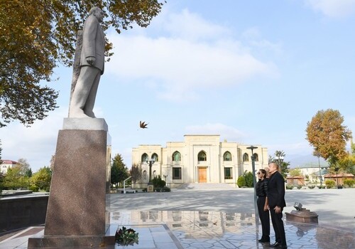 Президент Азербайджана и первая леди совершили поездку в Исмаиллы (Видео)