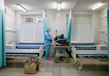 Россия вышла на новый пик смертности от COVID-19 – Умерли 1189 человек