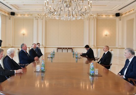 Президент Ильхам Алиев принял руководителя британо-азербайджанской межпарламентской группы дружбы (Фото)