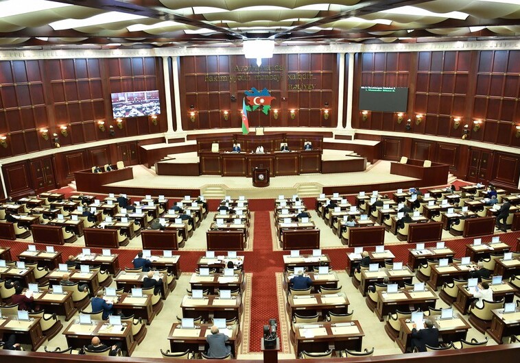 Парламент Азербайджана принял в первом чтении бюджет на будущий год