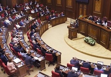 В Ереване проходят парламентские слушания на тему демаркации и делимитации 