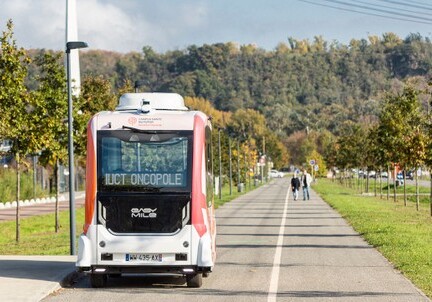 Первый автономный автобус одобрен для использования на дорогах в Европе (Фото)
