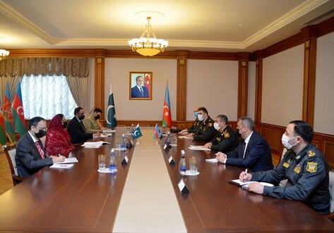 Баку и Исламабад обсудили перспективы развития военного сотрудничества (Фото)