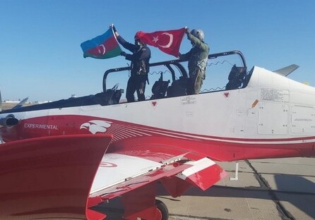 Азербайджан приобрел у Турции новый военный самолет (Фото)