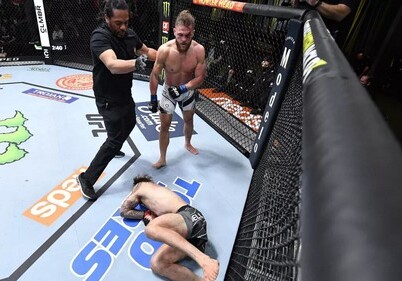 Боец MMA азербайджанского происхождения победил соперника нокаутом (Видео)