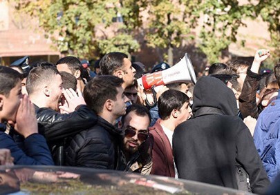 «Такой диктатуры в Армении еще не было» – в Ереване протестуют студенты