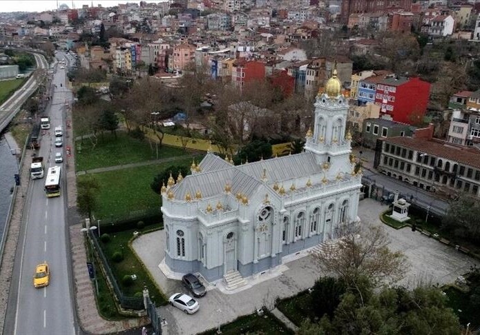 Единственная в мире железная церковь в Стамбуле отмечает 124-летие (Фото)