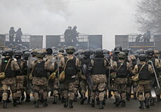 МВД Казахстана пригрозило ликвидацией оказывающим сопротивление протестующим