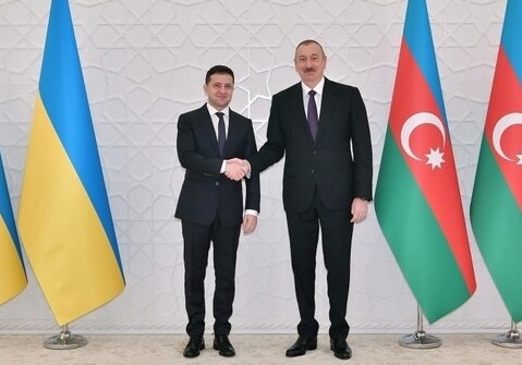 Ильхам Алиев поздравил Владимира Зеленского с днем рождения