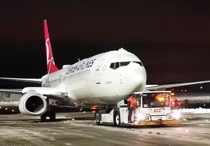 Аэропорт Стамбул возвращается к нормальной работе после снегопада