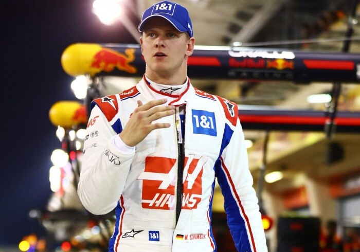 Мик Шумахер попал в больницу после аварии в квалификации Гран-при F1