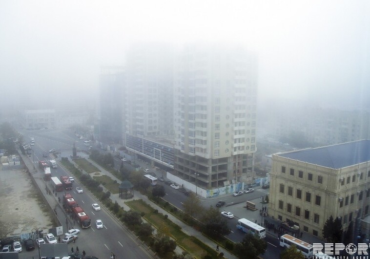 В Баку наблюдается туман