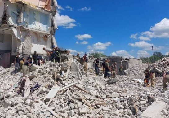 Ракетный удар по городу Часов Яр: из-под завалов извлечены 45 тел