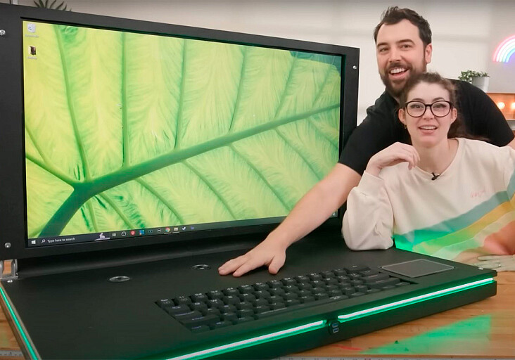Создан самый большой в мире ноутбук (Фото-Видео)
