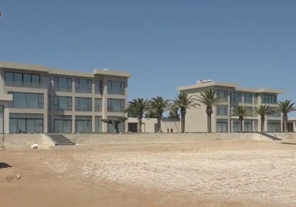 Владельцы некоторых вилл на берегу Каспия не считаются с указаниями Президента? (Видео)