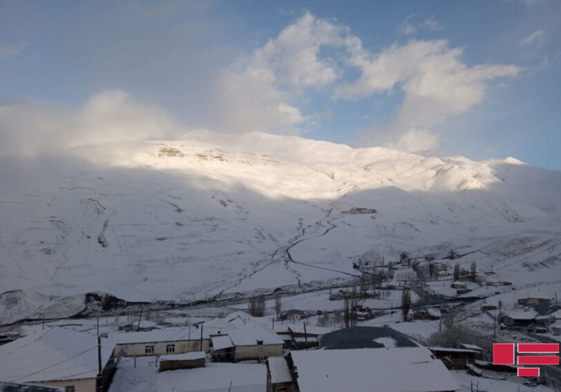 В некоторых населенных пунктах северного региона Азербайджана выпал снег (Фото-Видео)