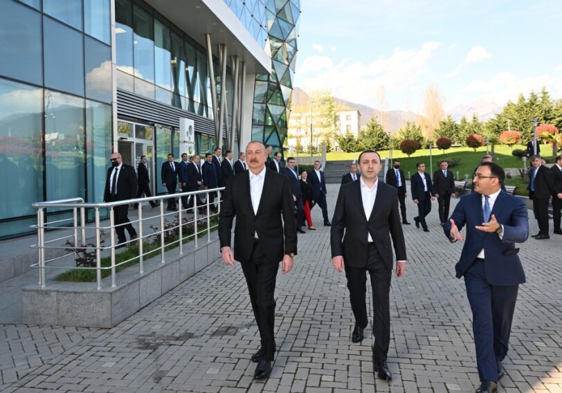 Ильхам Алиев и Ираклий Гарибашвили посетили Габалинский региональный центр «ASAN xidmət» (Фото)