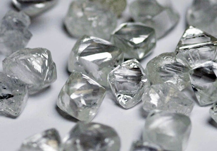 Ученые превратили пластик в алмазы
