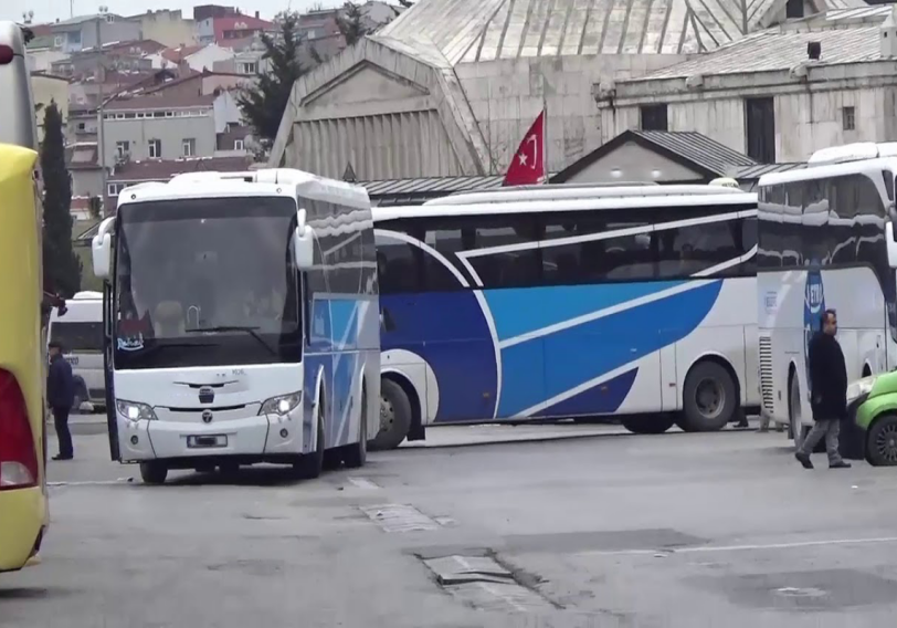 Выехавшие из Турции 4 автобуса с эвакуированными гражданами Азербайджана пересекли границу Грузии