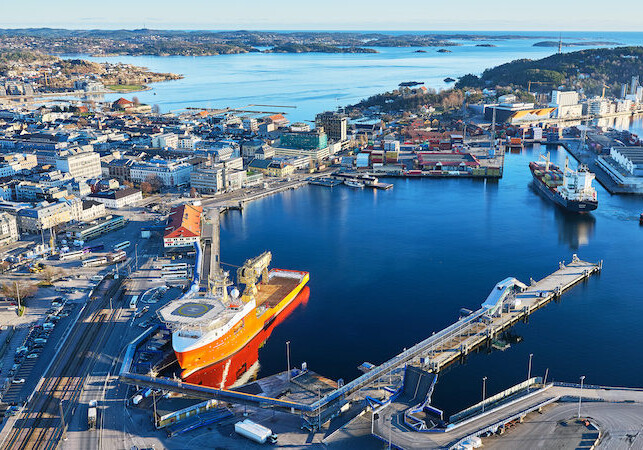 Норвегия закроет границу и порты для российских грузовиков и судов