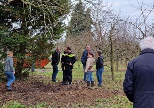 В Нидерландах десятки людей ищут клад, закопанный нацистами (Фото)