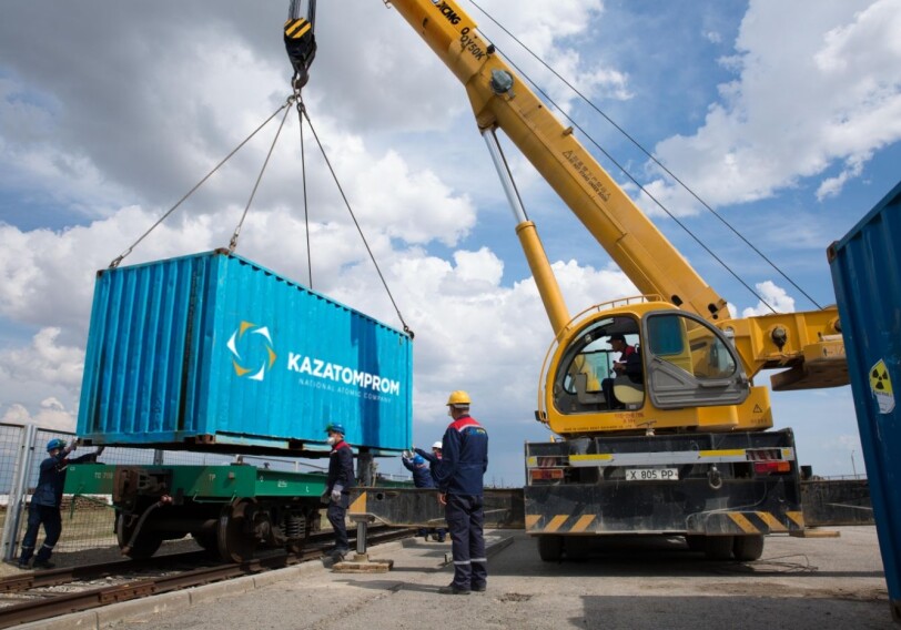 Казахстан начал экспортировать уран через Азербайджан