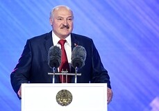 Лукашенко выступил против установки памятника себе