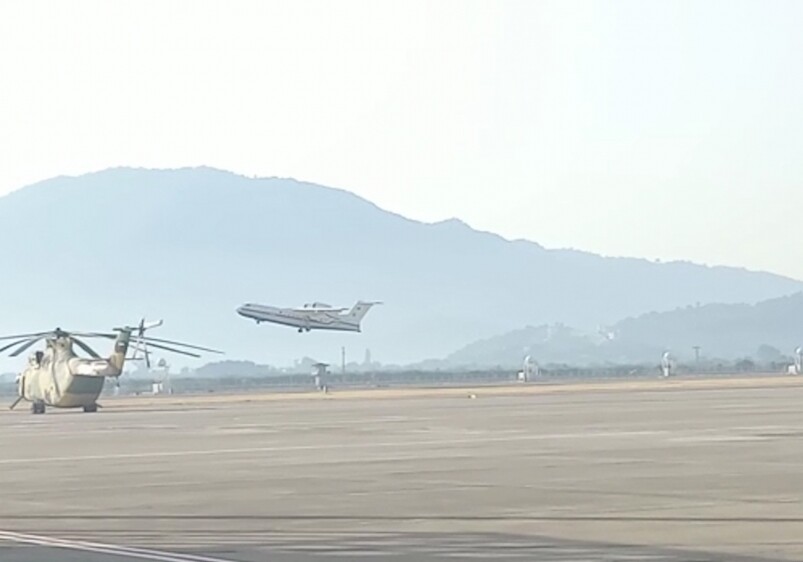 МЧС: Азербайджанский самолет-амфибия приступил к тушению лесных пожаров в Турции (Фото)