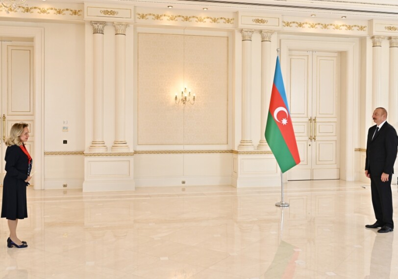 Ильхам Алиев принял верительные грамоты новоназначенного посла Панамы в Азербайджане (Фото)