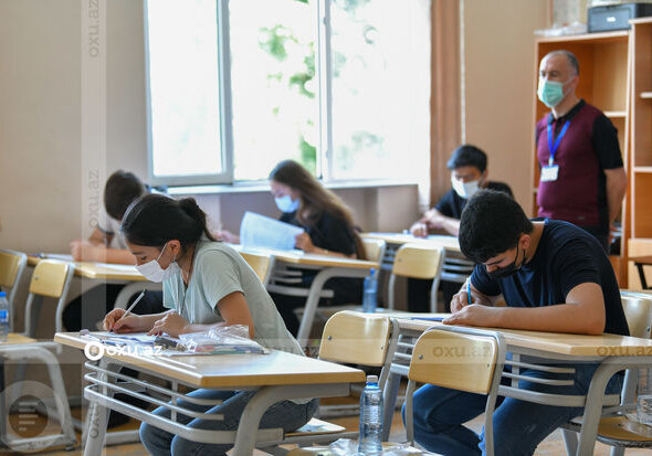 В Азербайджане свыше 2 000 абитуриентов набрали 600 и более баллов на экзаменах